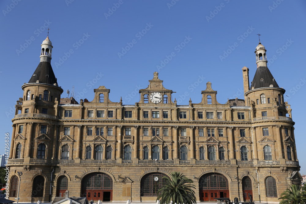 Obraz premium Haydarpasa Train Station in Istanbul