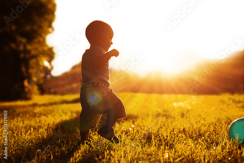 Slika na platnu Baby's first steps