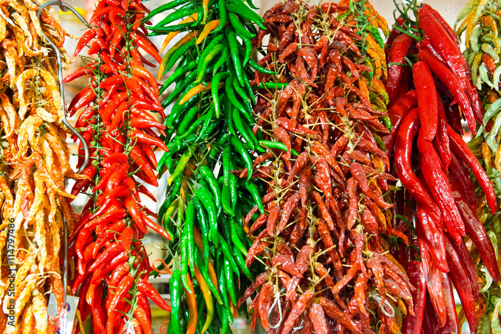 Fototapeta premium Red and green hot chilly peppers