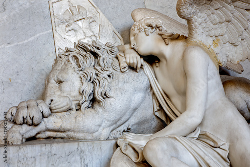 Fotografie VIENNA - JULY 3: Detail of tomb of Marie Christine daughter of Maria Theresia from years 1798 - 1805 by Antonio Canova in Augustnierkirche or Augustinus chuch on July 3, 2013 Vienna
