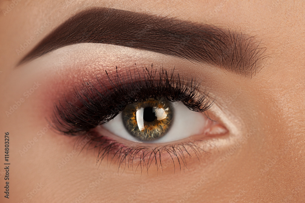 Obraz premium Close up of eye with make up