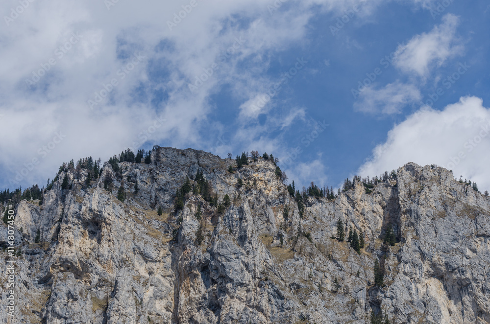 berg und wolken am himmel