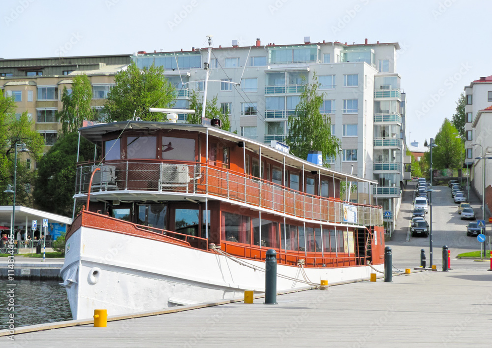 Obraz premium ship at the pier