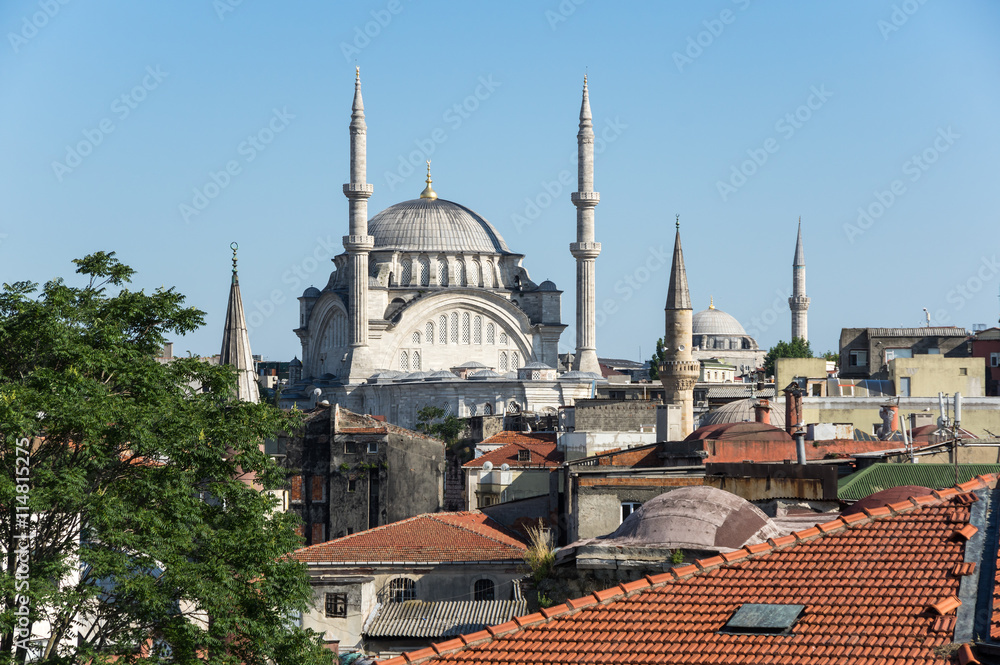 Fototapeta premium Nuruosmaniye mosque in Istanbul