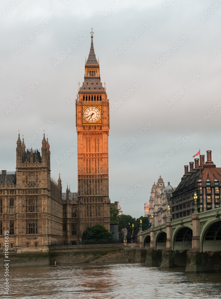 Big Ben and bridge in London, UK