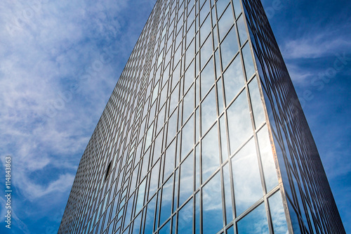 Hochhaus mit Spiegelung Perspektive 