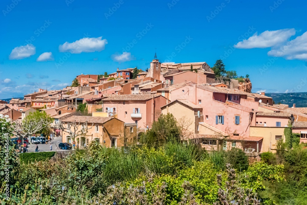 Sentier des ocres et village  de Roussillon, vaucluse.