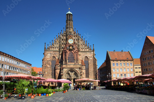 Nürnberg, Hauptmarkt mit Frauenkirche photo
