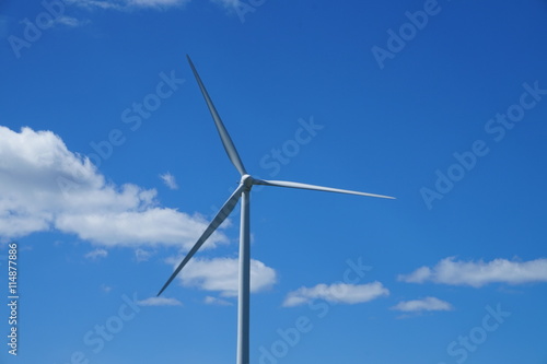 Wind turbine, power generator