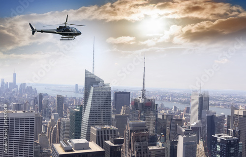 Naklejka na ścianę Helikopter do zwiedzania Manhattanu.