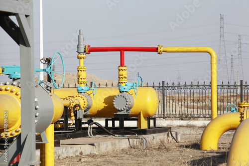 Oilfield equipment and pipeline