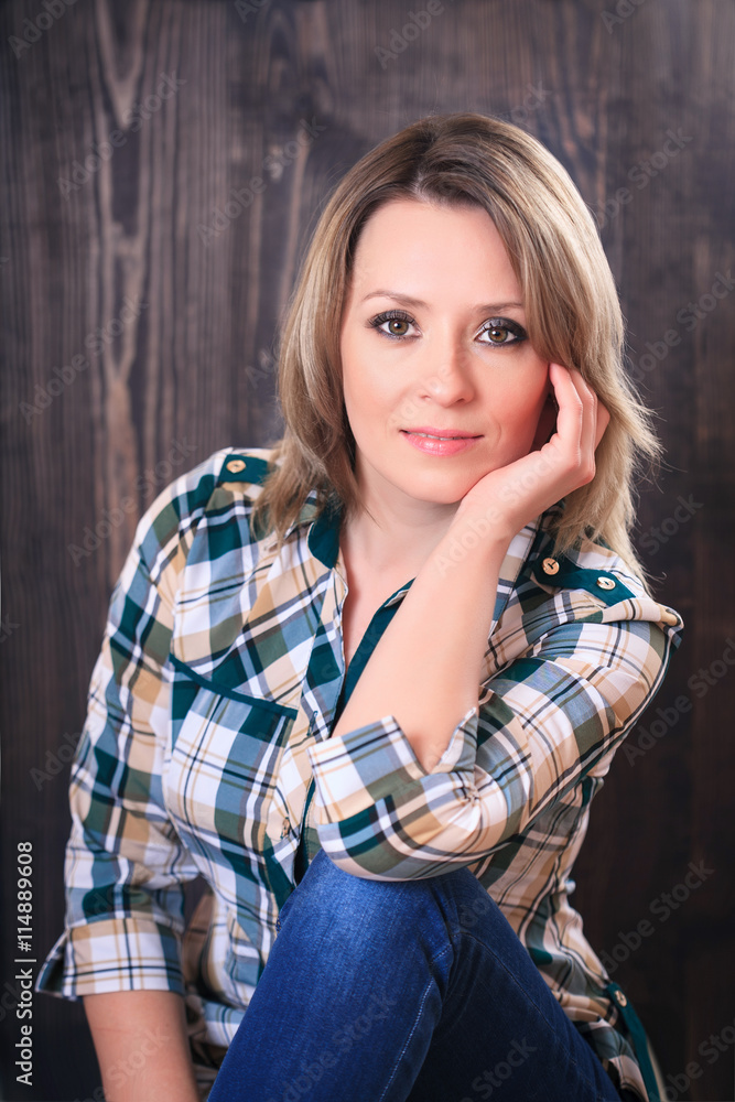 Fototapeta premium Pretty blonde single woman portrait