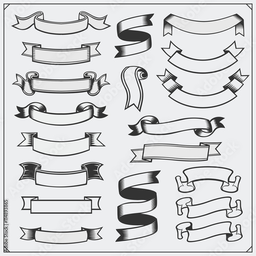 Black and white ribbon set.