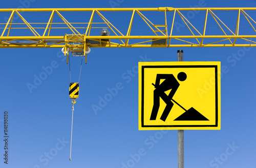 Baustelle mit Kran