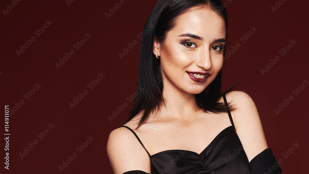 Fototapeta premium Fashion Model. Makeup and Golden Skin