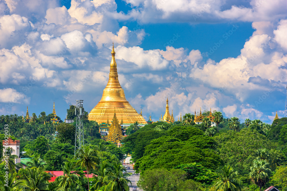 Naklejka premium Shwedagon Pagoda of Myanmar