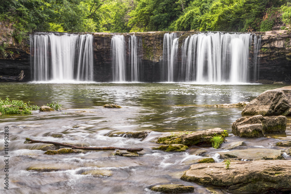 Obraz premium Waterfall on Ludlow Creek - Ludlow Falls, Ohio