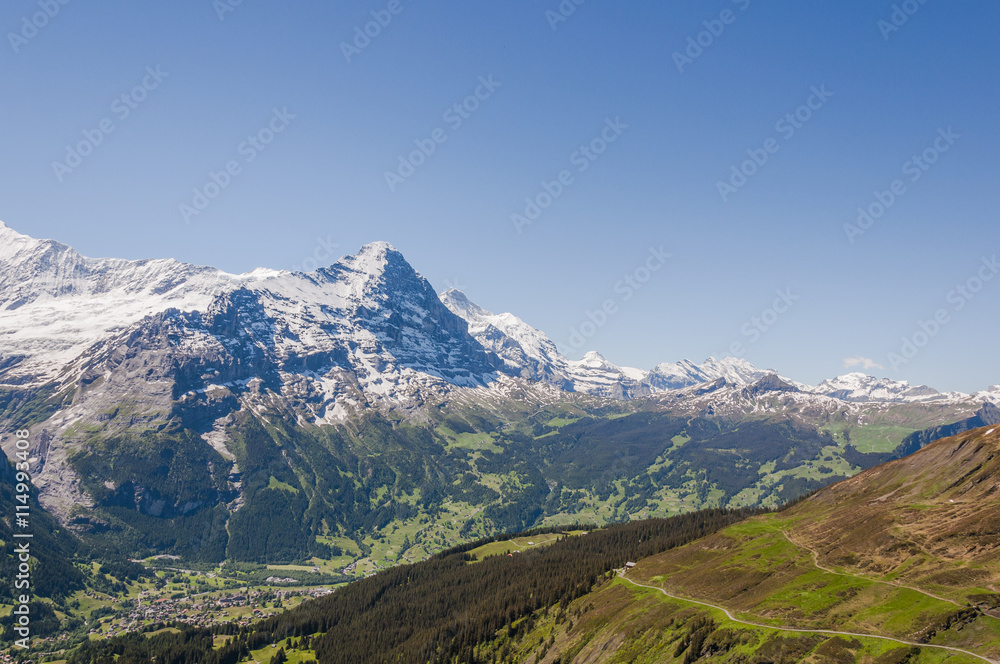 Grindelwald, Dorf, Alpen, Berner Oberland, Eiger, Eigernordwand, Kleine Scheidegg, Lauberhorn, Männlichen, Wanderweg, Sommer, Schweizer Berge, Schweiz