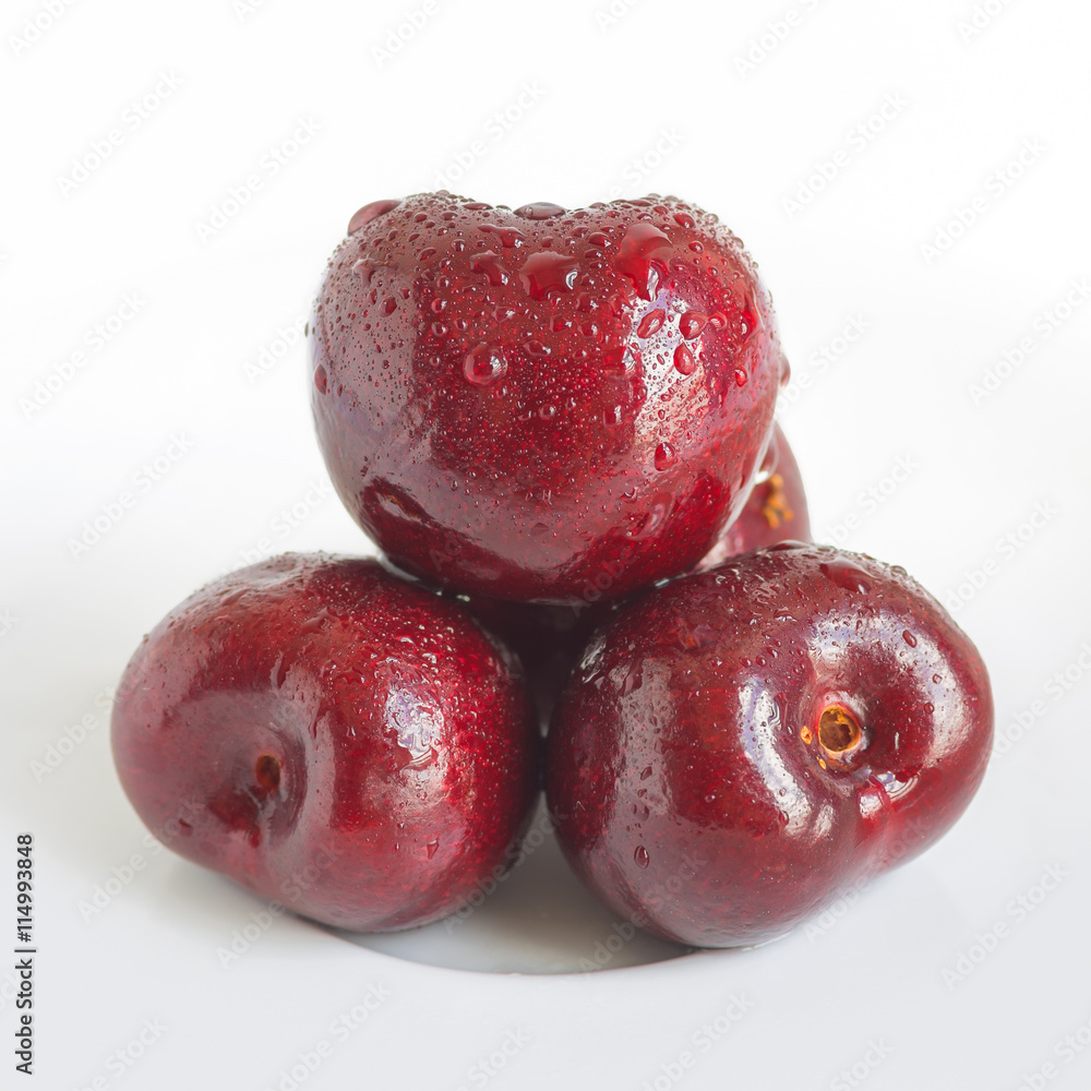 Obraz premium Cherry in the white cup.