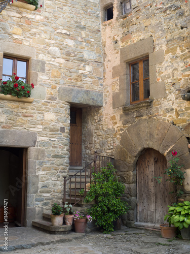 Fototapeta Naklejka Na Ścianę i Meble -  Pruit pueblo medieval de la comarca de Osona en Barcelona  al lado de Rupit OLYMPUS DIGITAL CAMERA