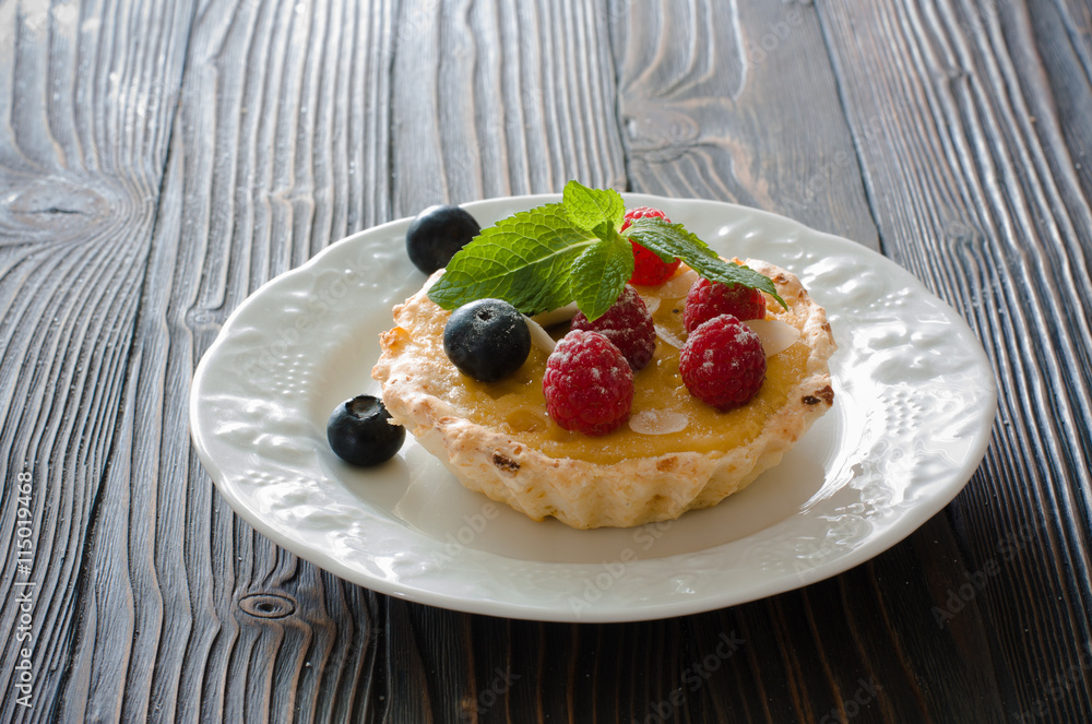 Tart with fresh berries Tart with fresh berries
