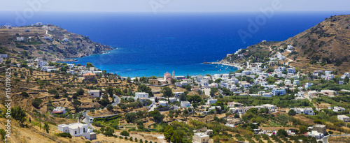 Fototapeta Naklejka Na Ścianę i Meble -  Panoramic view of Kini village and beach in Syros island. Greece