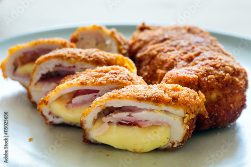 Fotografía Cordon bleu on a plate