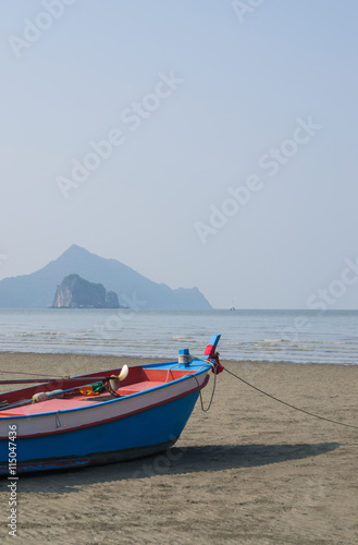 fishing boat © tewpai