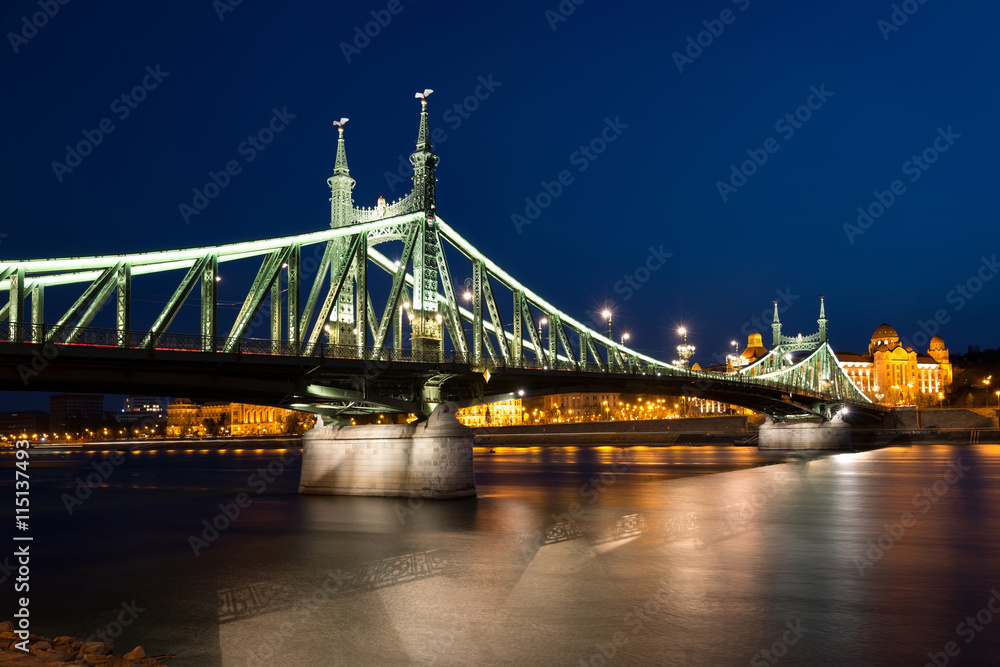 Obraz premium Budapest liberty bridge