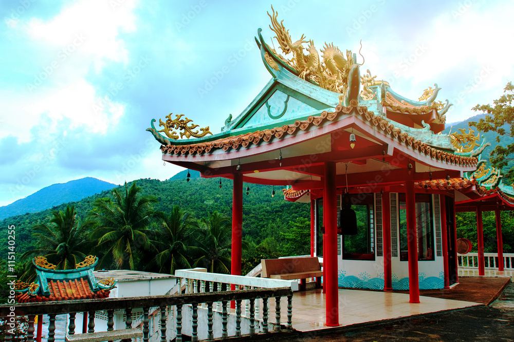 Fototapeta premium Chinese temple in koh Phangan, Thailand