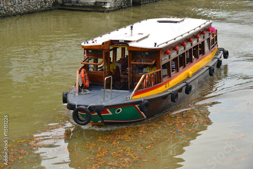 Photography SINGAPORE : River Cruise is another famous tourist sightseeing activities
