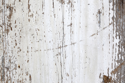 Old cracked white wooden background © heliopix