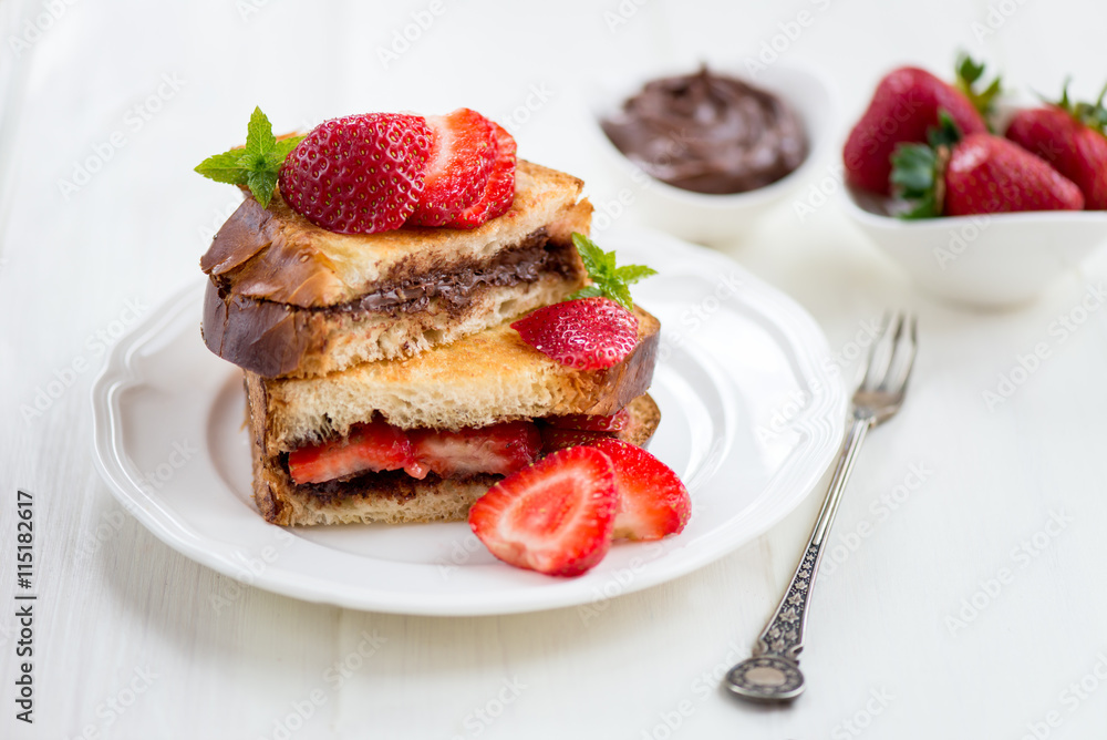 French Toasts with Chocolate Hazelnut Filling French Toasts with Chocolate Hazelnut Filling