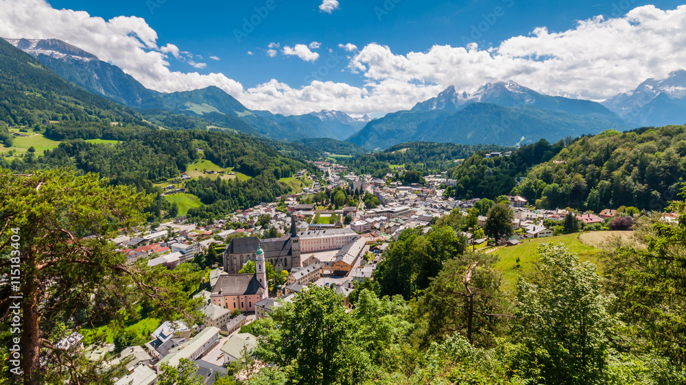Berchtesgaden mit Watzmann; Berchtesgadener Land; Bayern; Deutschland Berchtesgaden mit Watzmann; Berchtesgadener Land; Bayern; Deutschland