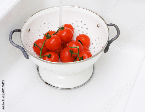 Wasserstrahl  im Waschbecken