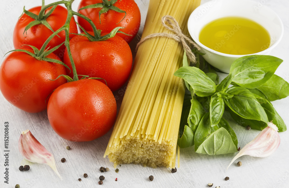 Ingredients for paste: spaghetti, basil, tomatoes, garlic, peppe Ingredients for paste: spaghetti, basil, tomatoes, garlic, peppe