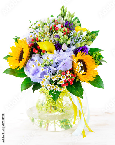 Fototapeta Naklejka Na Ścianę i Meble -  bright summer Bouquet with sunflower isolate on white