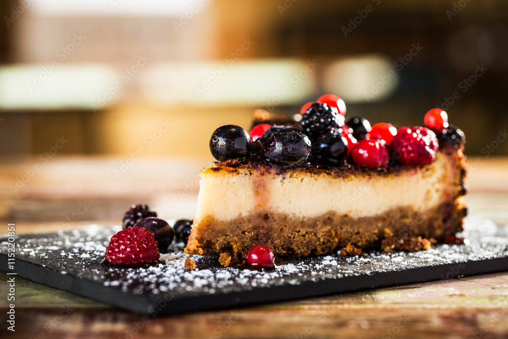 Cheesecake with berries - obrazy, fototapety, plakaty 