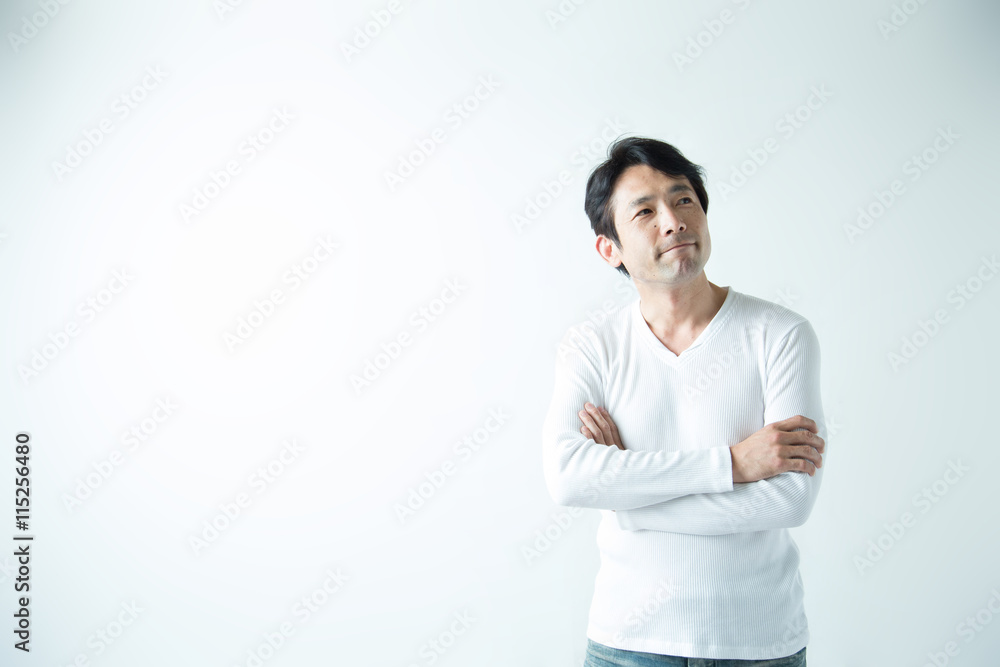 カジュアルポートレート・ミドル男性 (白バック)