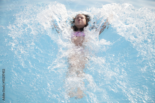 Wallpaper Mural pool and daughter
 Torontodigital.ca