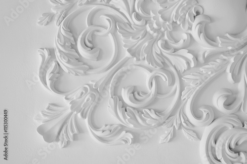 Luxury white wall design bas-relief with stucco mouldings roccoco element