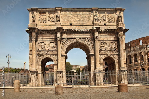 ROMA, ITALY, APRIL 7, 2016 : Arco de Constantino (Arch of Consta photo