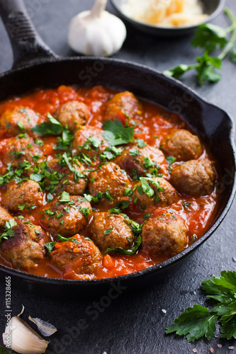 beef meatballs with tomato sauce