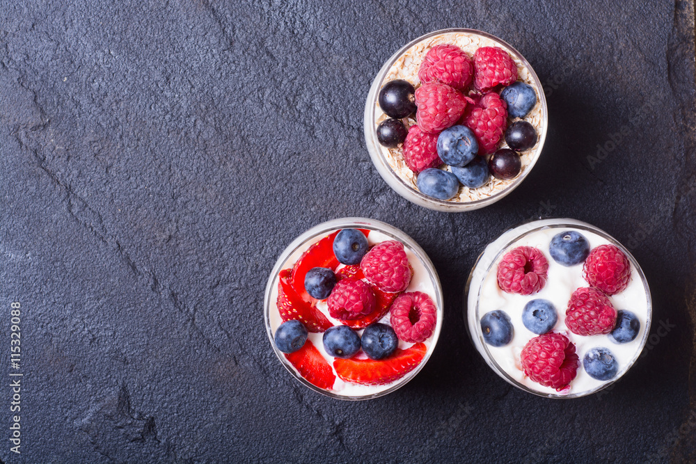 yogurt with oatmeal , blueberries , raspberries and strawberries yogurt with oatmeal , blueberries , raspberries and strawberries