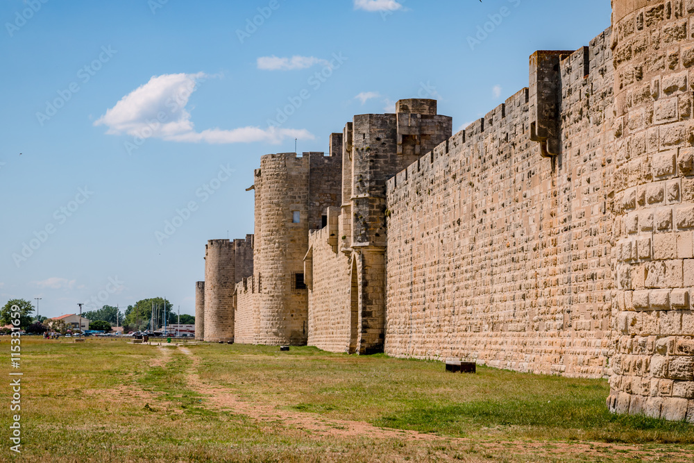La cité lacustre de Aigues-Mortes et ses fortifications