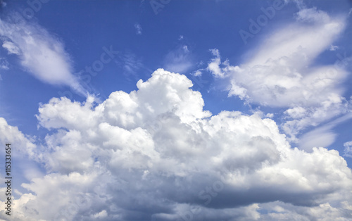 Fototapeta Naklejka Na Ścianę i Meble -  Fluffy white clouds