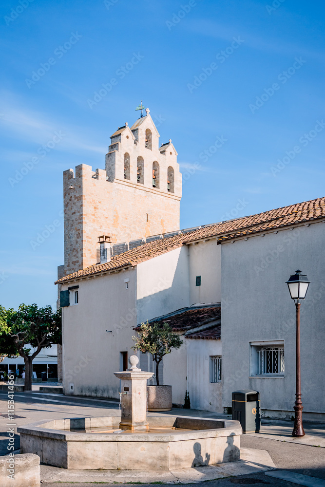 Église fortifiée Notre-Dame-de-la-Mer aux Saintes Maries-de-le-Mer et son clocher