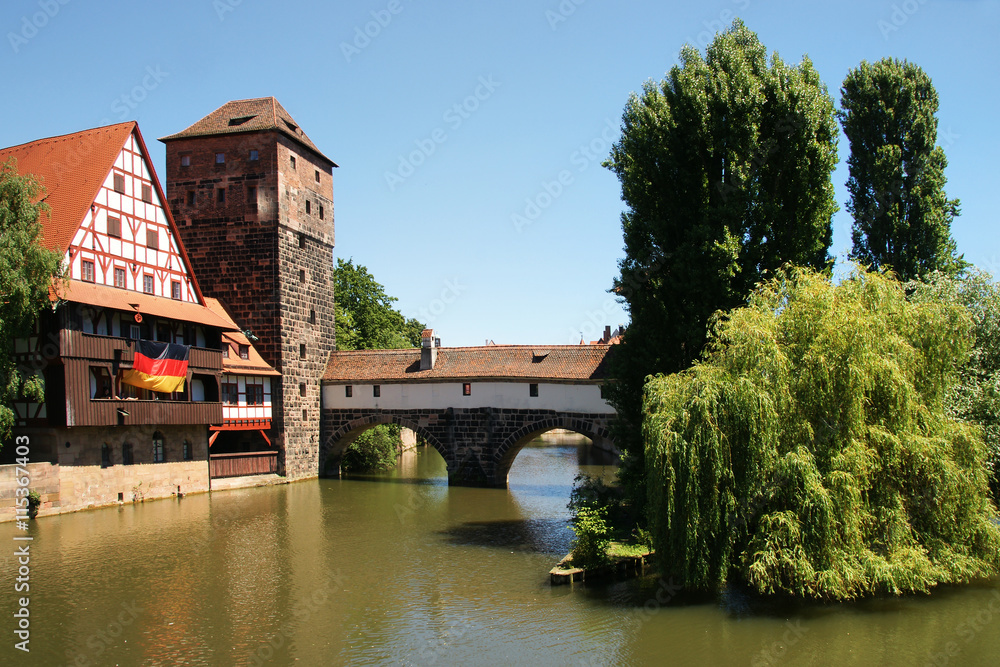 Nürnberg, Henkersteg mit Weinstadel und Wasserturm