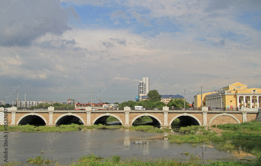 Fototapeta premium pond in the center of Chelyabinsk
