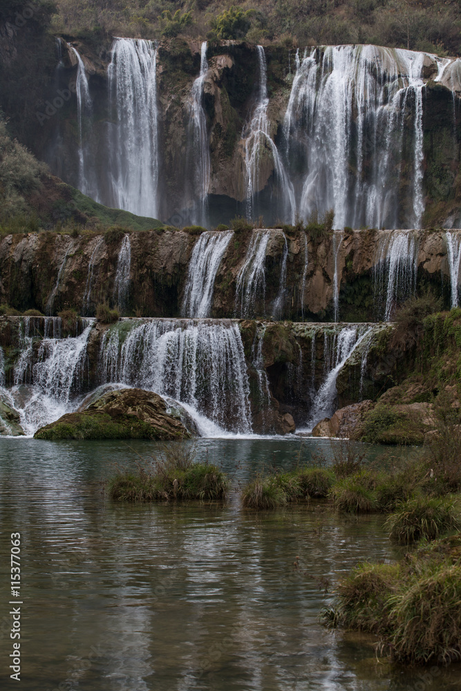 Obraz premium The Jiulong (nine dragon )waterfall yunnan, china.